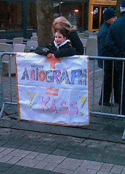 Autographs for kisses