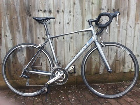 Giant Defy 5 Aluminium Road Bike