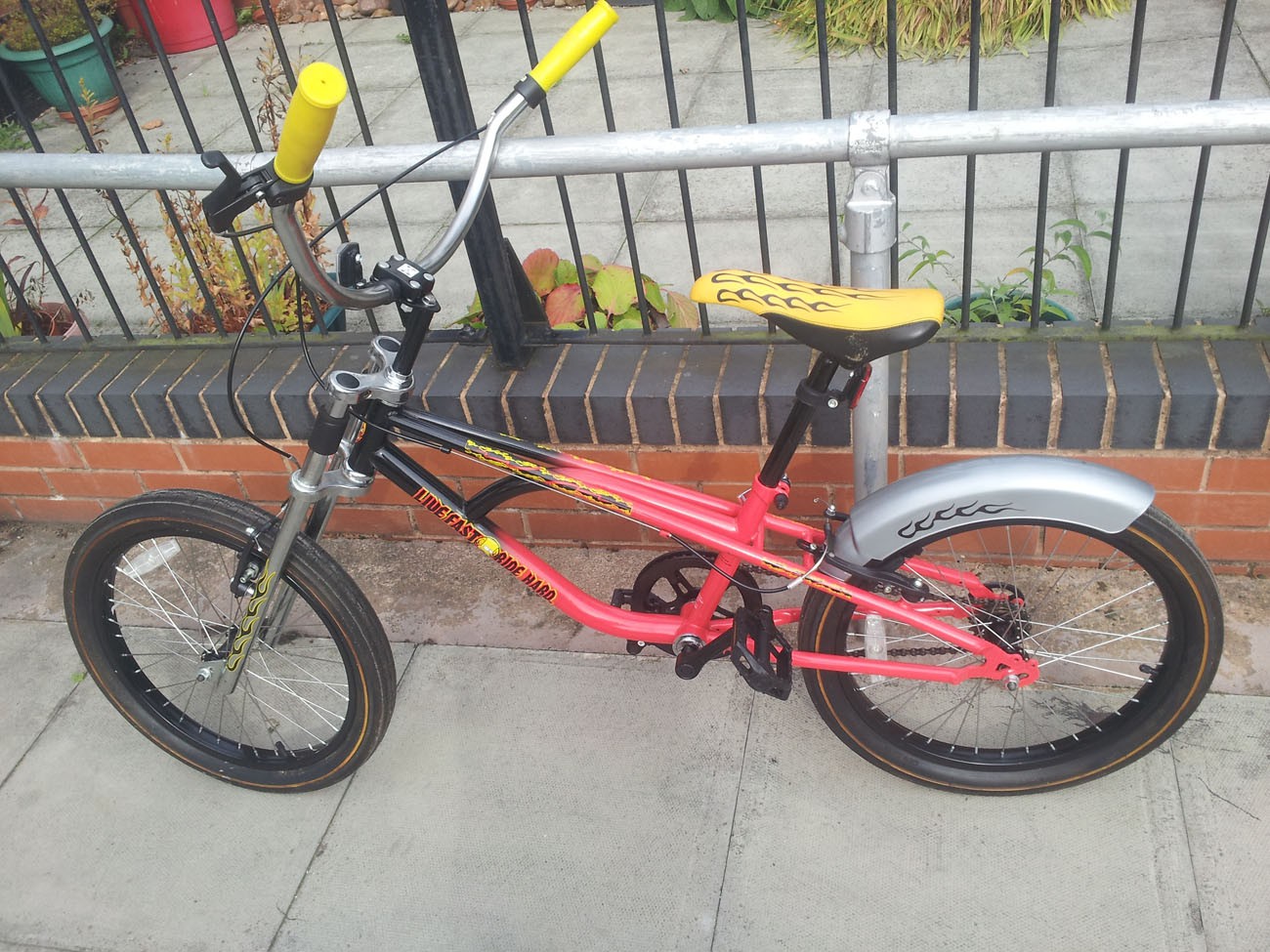 Hot Rod FLAME BMX Roadster Kids Bike 10